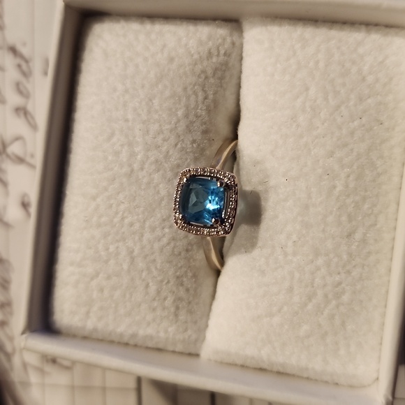 14k White Gold Ladies Blue & Diamond Ring ring - Picture 4 of 17